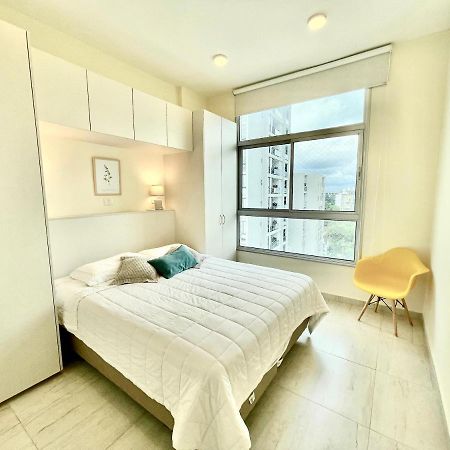 Villa Morra, A Pasos De Los Shoppings! 亚松森 外观 照片
